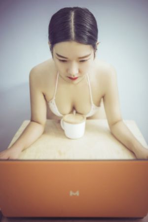 女人性性快活freehdhd_4K在线观看完整版
